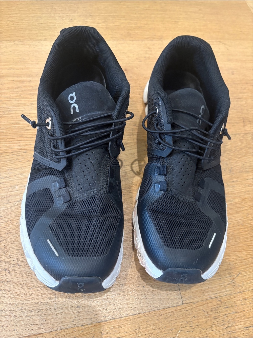 On Cloud Black Athletic Cloud-Style Running Shoes